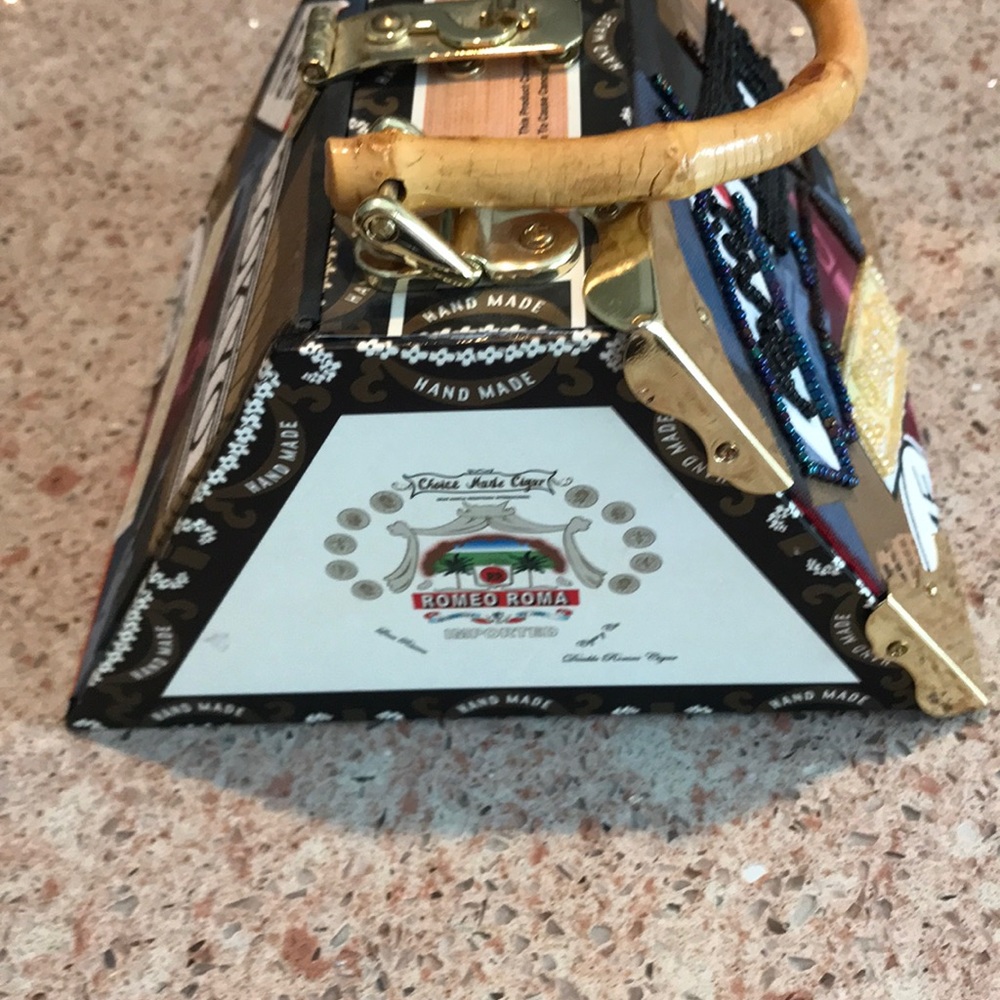 Custom Cigar Box Purse - Picture 4 of 6